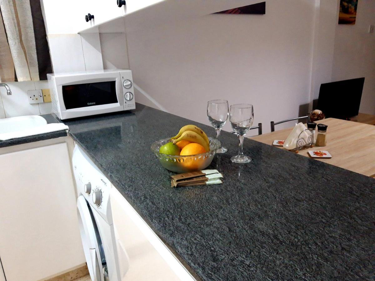 La Veranda Sea View Apartments Larnaca Room photo