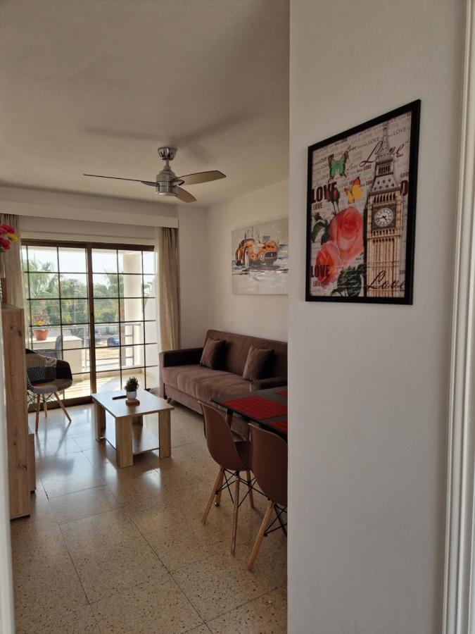 La Veranda Sea View Apartments Larnaca Exterior photo