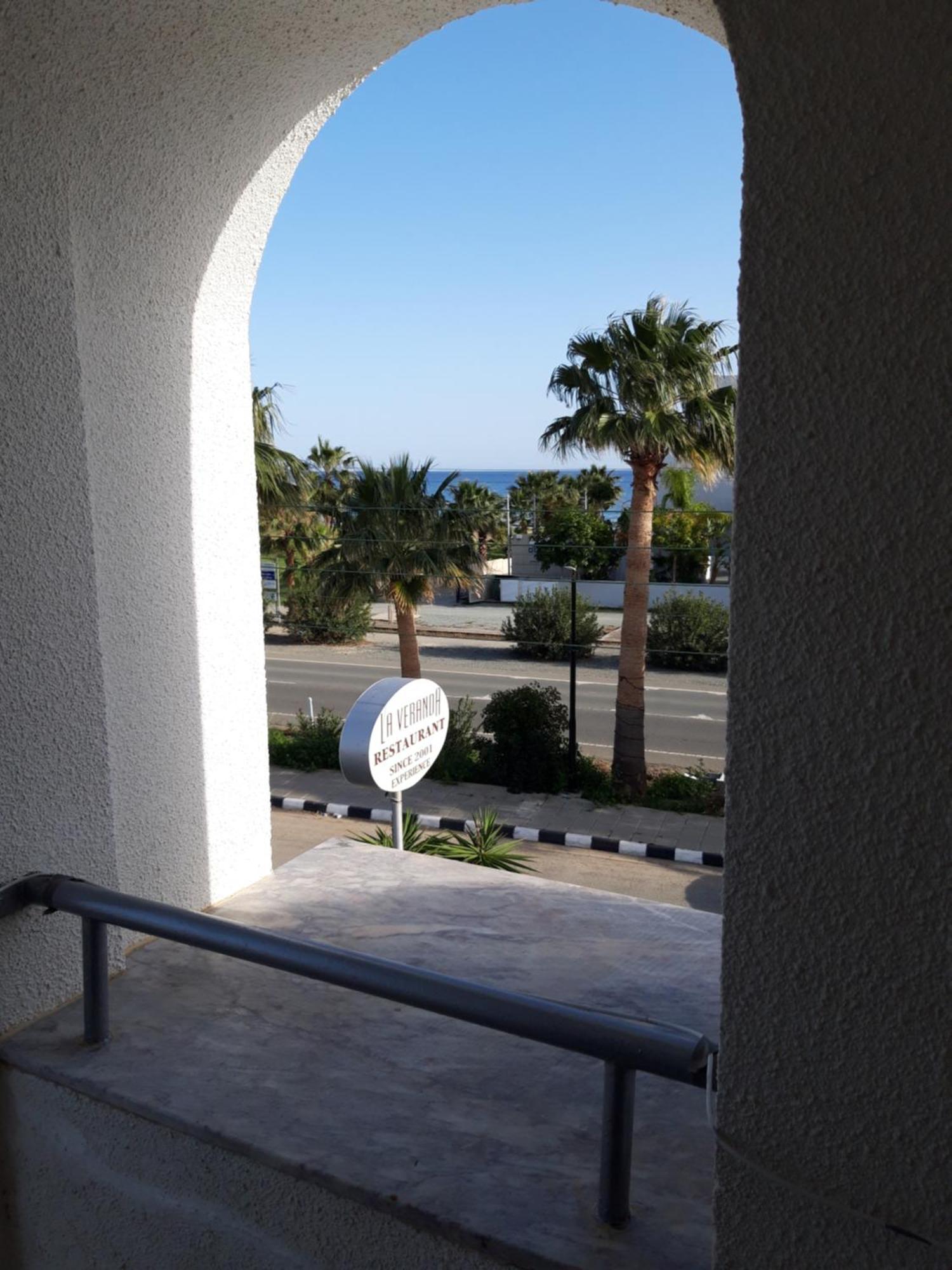 La Veranda Sea View Apartments Larnaca Room photo
